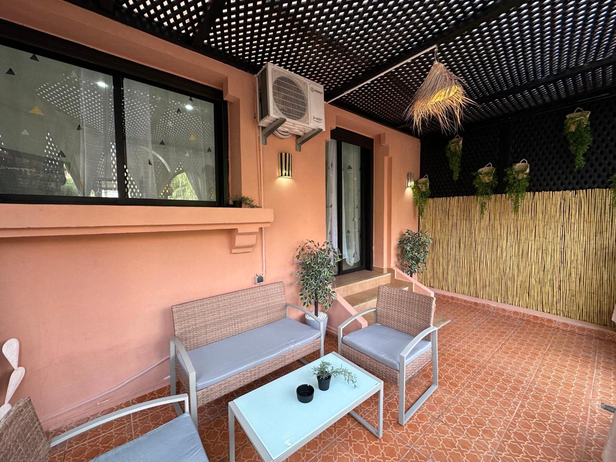 Oasis De Detente Avec Terrasse Et Vue Sur Piscine Marrakesh Bagian luar foto
